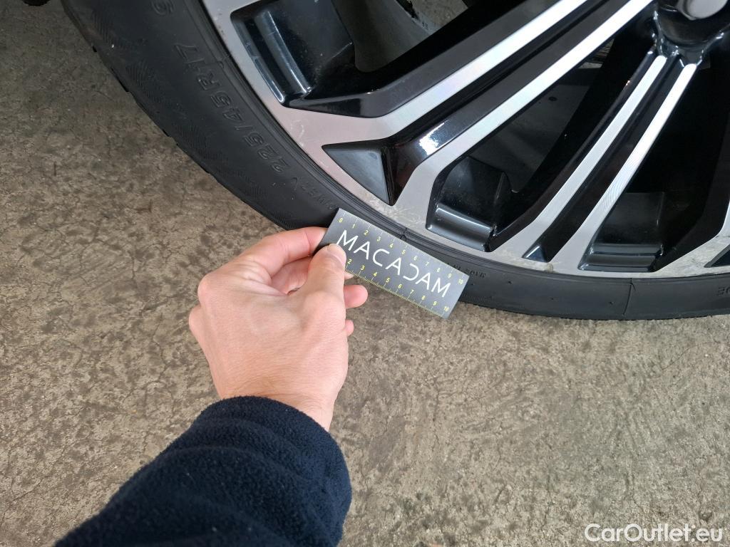  Toyota  Corolla TOYOTA  / 2018 / 5P / Berline Hybride 122h Design #33