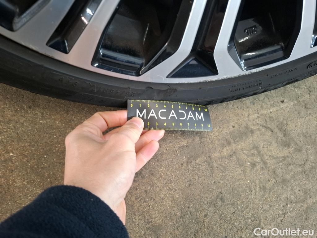  Toyota  Corolla TOYOTA  / 2018 / 5P / Berline Hybride 122h Design #20