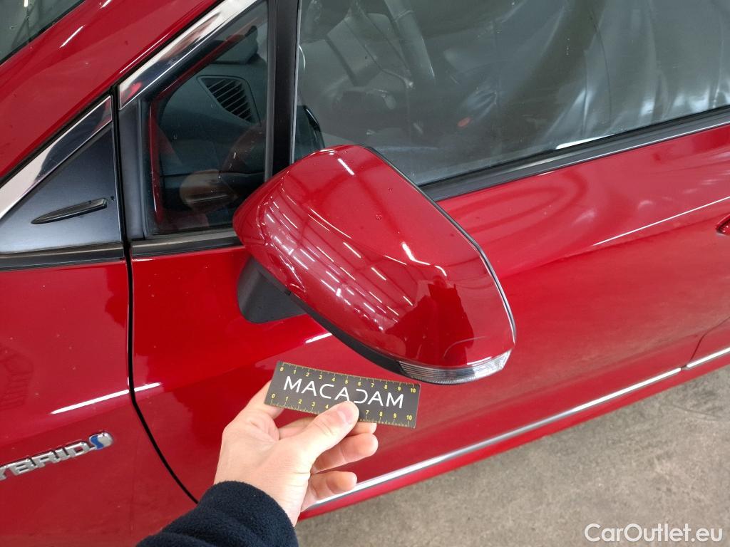  Toyota  Corolla TOYOTA  / 2018 / 5P / Berline Hybride 122h Design #60