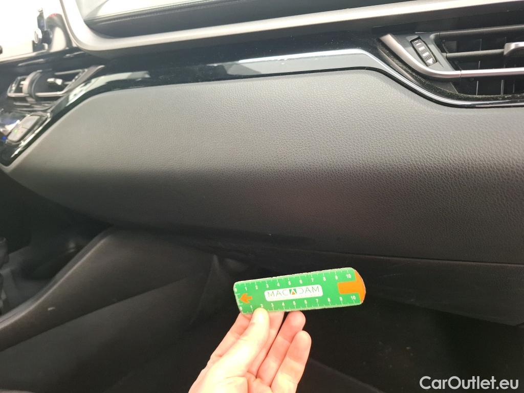  Toyota  C-HR TOYOTA  / 2016 / 5P / SUV 1.8 Hybride 122 Dynamic Business Stage A #12