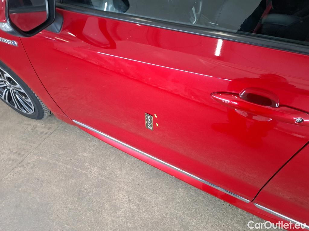  Toyota  Corolla TOYOTA  / 2018 / 5P / Berline Hybride 122h Design #55