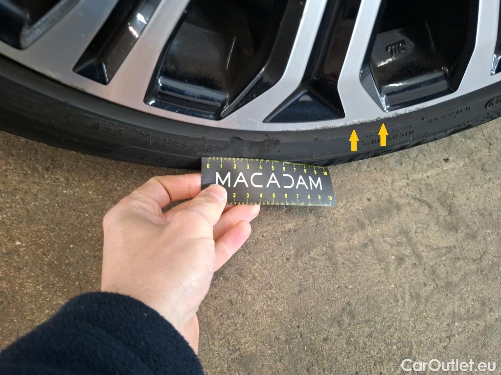  Toyota  Corolla TOYOTA  / 2018 / 5P / Berline Hybride 122h Design #9