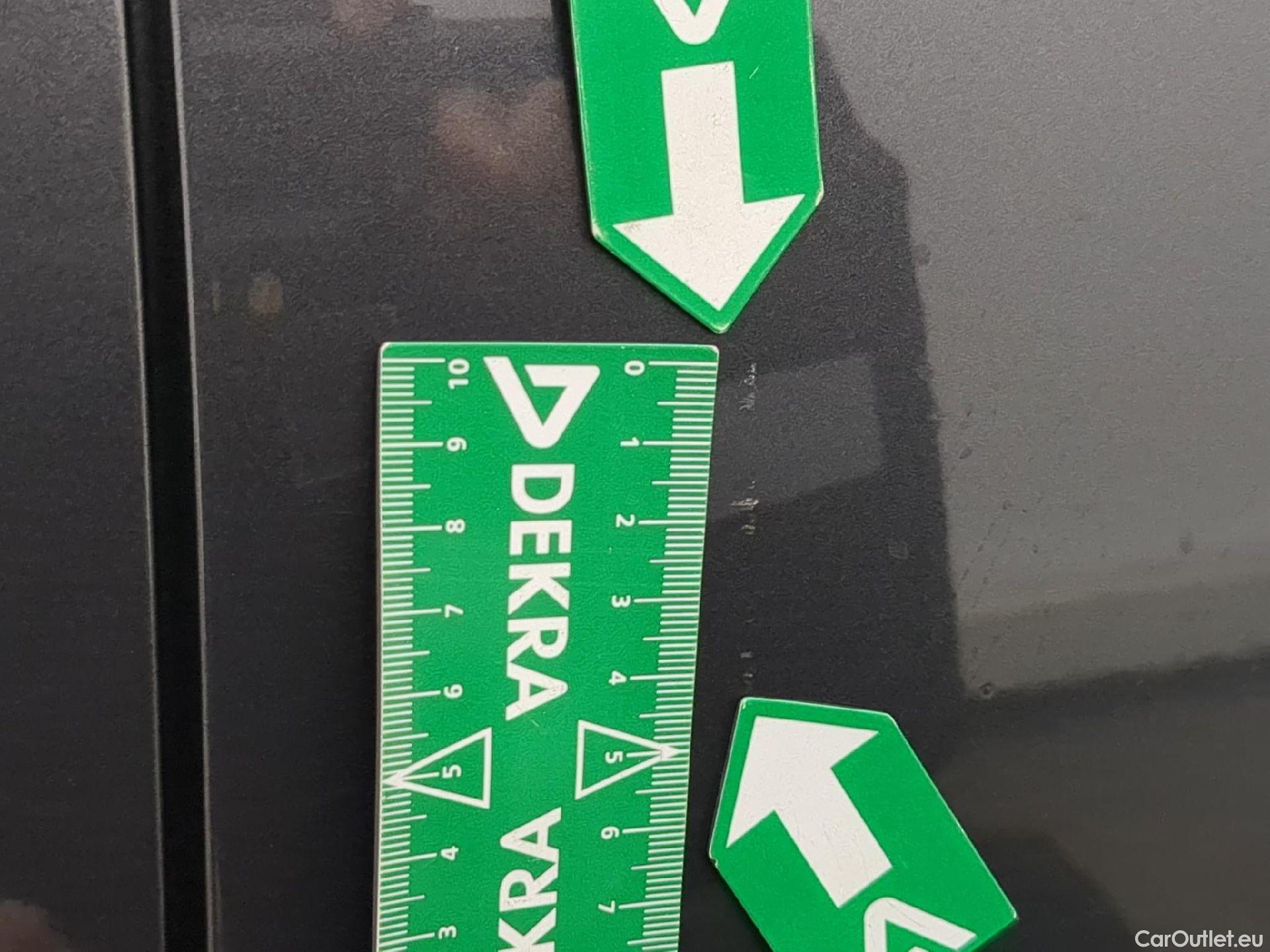  Toyota  C-HR TOYOTA  / 2016 / 5P / SUV 1.8 Hybride 122 Dynamic Business Beyond #8