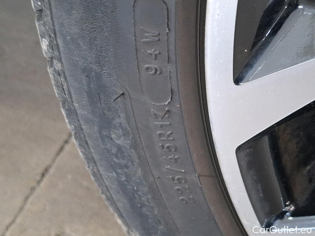  Toyota  Corolla TOYOTA  / 2018 / 5P / Berline Hybride 122h Design #17