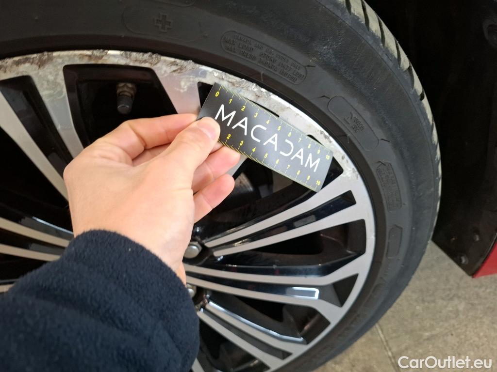  Toyota  Corolla TOYOTA  / 2018 / 5P / Berline Hybride 122h Design #4