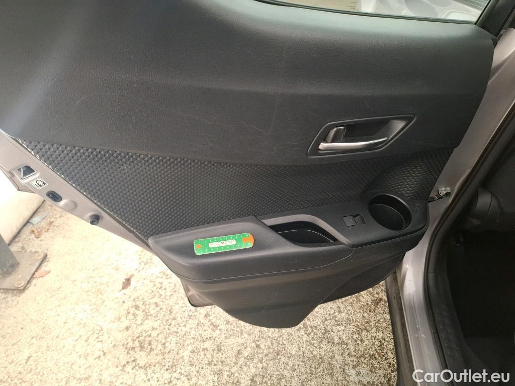  Toyota  C-HR TOYOTA  / 2016 / 5P / SUV 1.8 Hybride 122 Dynamic Business Stage A #14