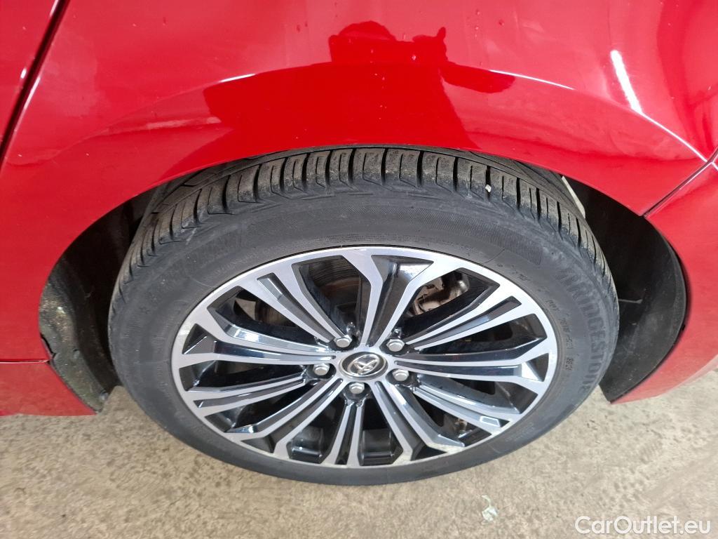  Toyota  Corolla TOYOTA  / 2018 / 5P / Berline Hybride 122h Design #29