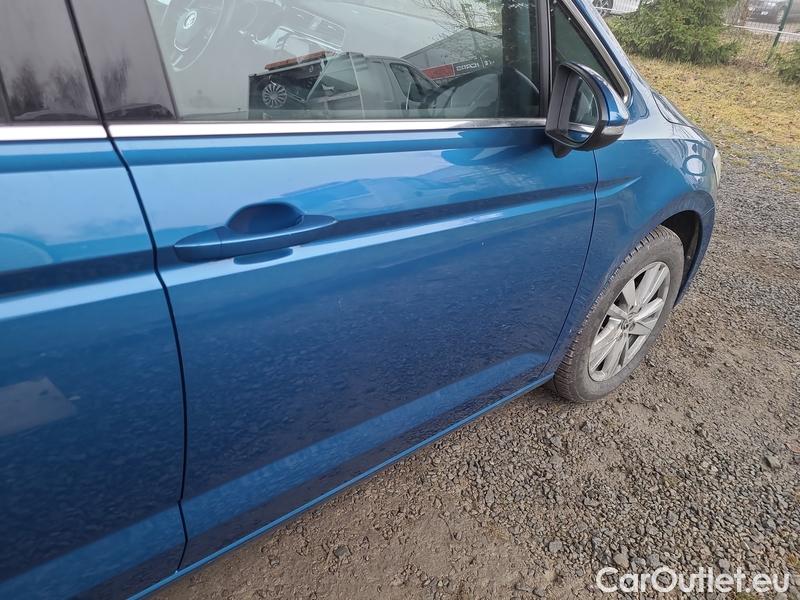  Volkswagen  Touran  (5T1)(2015)- Volkswagen  1.5TSI 110 Marat.Edt.AT #8