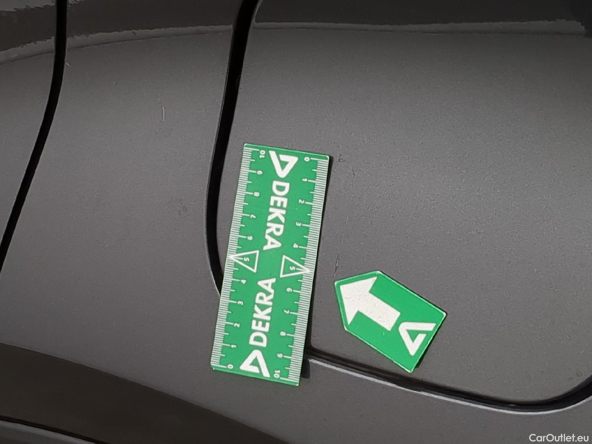  Toyota  C-HR TOYOTA  / 2016 / 5P / SUV 1.8 Hybride 122 Dynamic Business Beyond #16