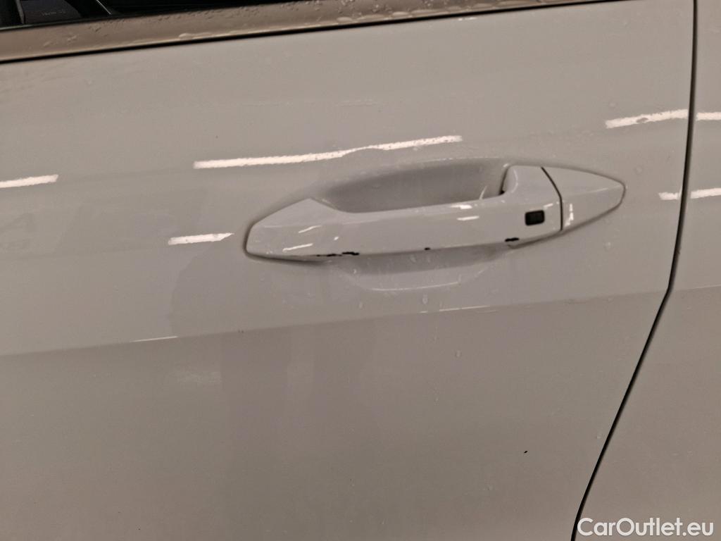  KIA  Sportage KIA  / 2021 / 5P / SUV 1.6 T-GDI 265 PHEV AUTO 4WD DESIGN #26