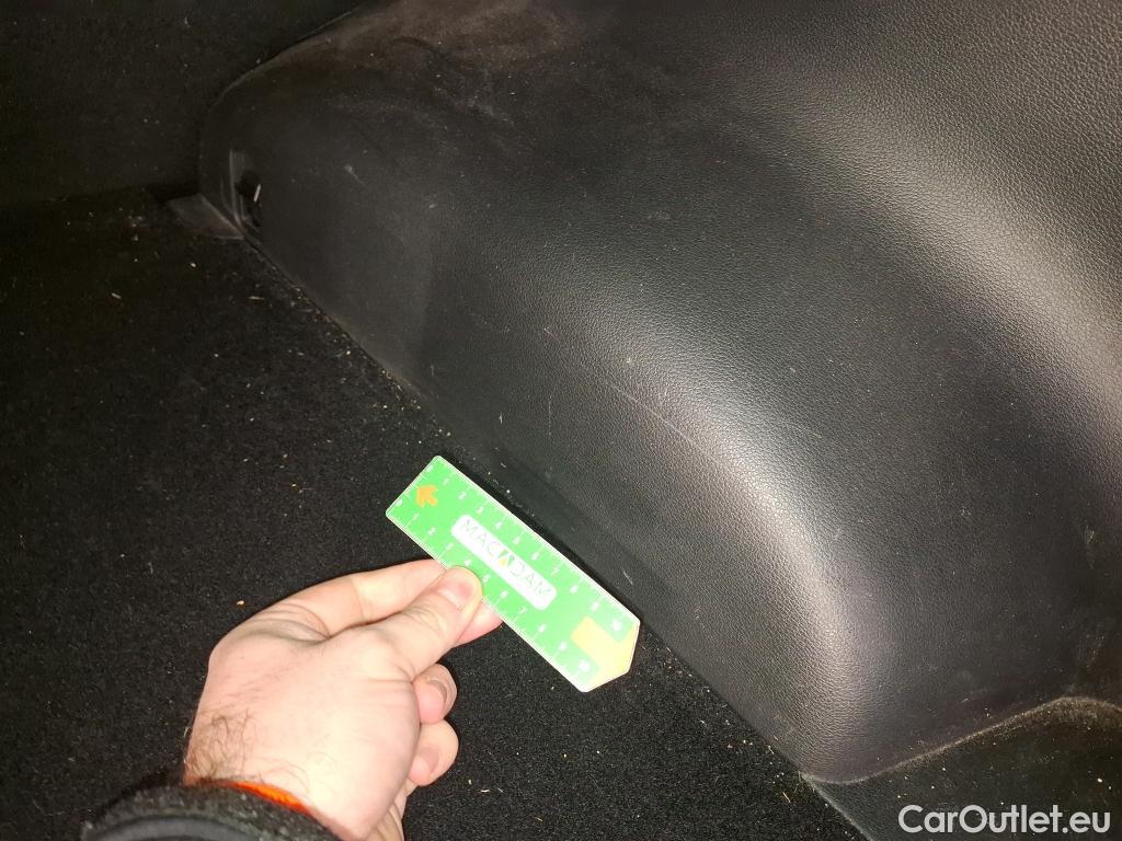  KIA  Sportage KIA  / 2021 / 5P / SUV 1.6 T-GDI 265 PHEV AUTO 4WD DESIGN #11