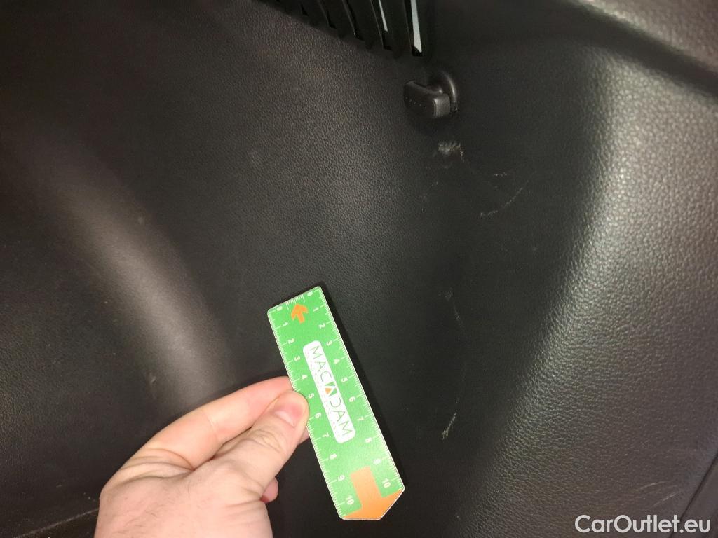  KIA  Sportage KIA  / 2021 / 5P / SUV 1.6 T-GDI 265 PHEV AUTO 4WD DESIGN #12