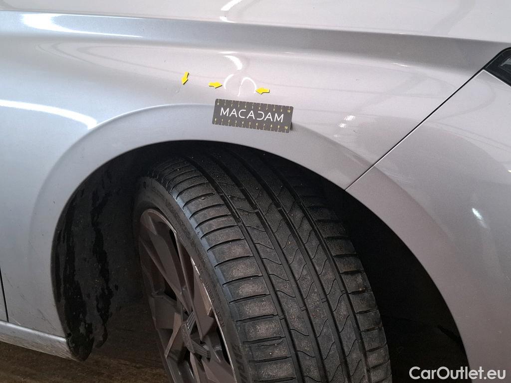  Peugeot  308  Allure Pack 1.5 HDi 130CV BVA8 E6d #32