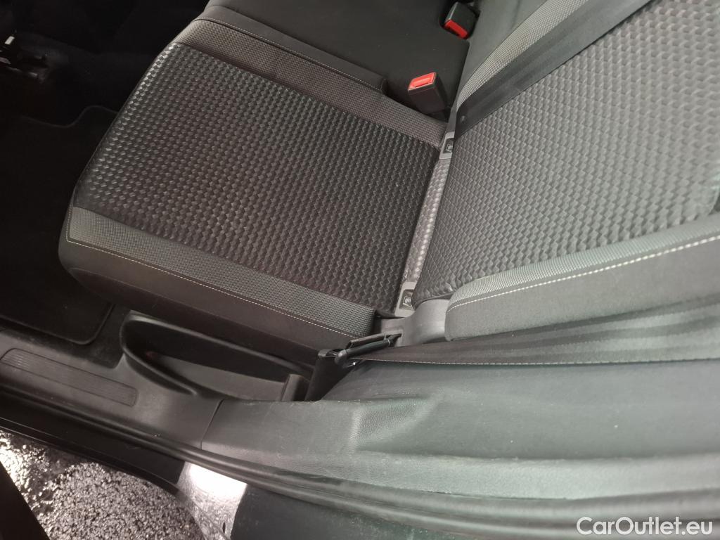  Volkswagen  Tiguan VOLKSWAGEN  / 2020 / 5P / SUV 2.0 TDI 150 BVM6 Active(SP) #49