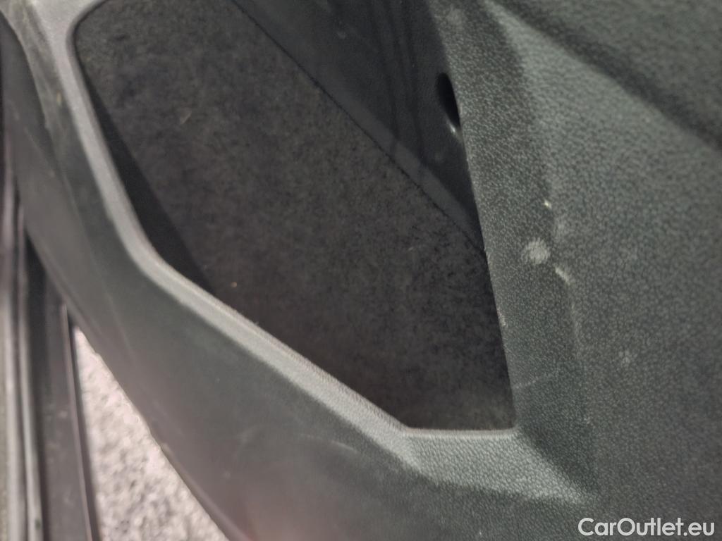  Volkswagen  Tiguan VOLKSWAGEN  / 2020 / 5P / SUV 2.0 TDI 150 BVM6 Active(SP) #44