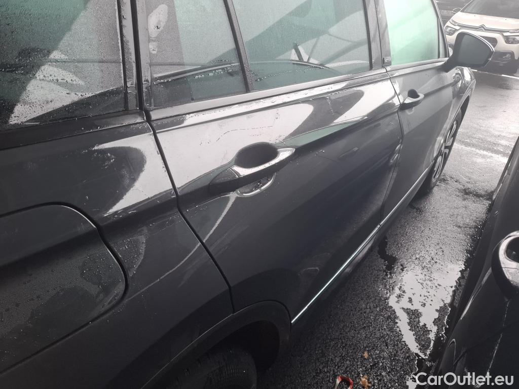  Volkswagen  Tiguan VOLKSWAGEN  / 2020 / 5P / SUV 2.0 TDI 150 BVM6 Active(SP) #31