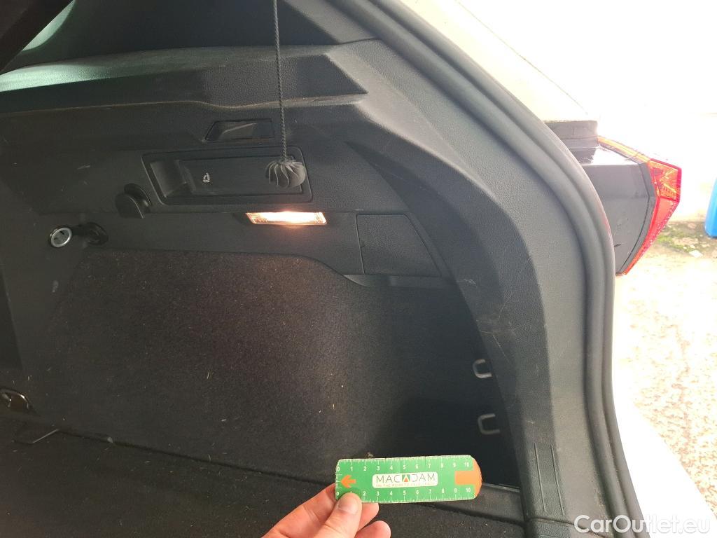  Volkswagen  Tiguan VOLKSWAGEN  / 2020 / 5P / SUV 2.0 TDI 200 DSG7 R-Line Exclusive 4Mo #16