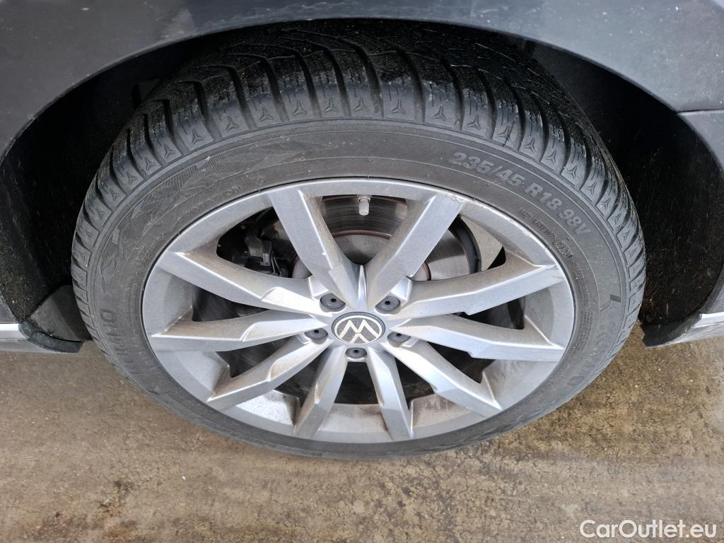  Volkswagen  Passat VOLKSWAGEN  SW / 2019 / 5P / Break 1.5 TSI 150 ACT OPF DSG7 SW LOUNGE #29