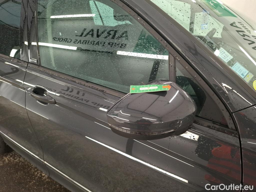  Volkswagen  Tiguan VOLKSWAGEN  / 2020 / 5P / SUV 2.0 TDI 150 BVM6 Active(SP) #36