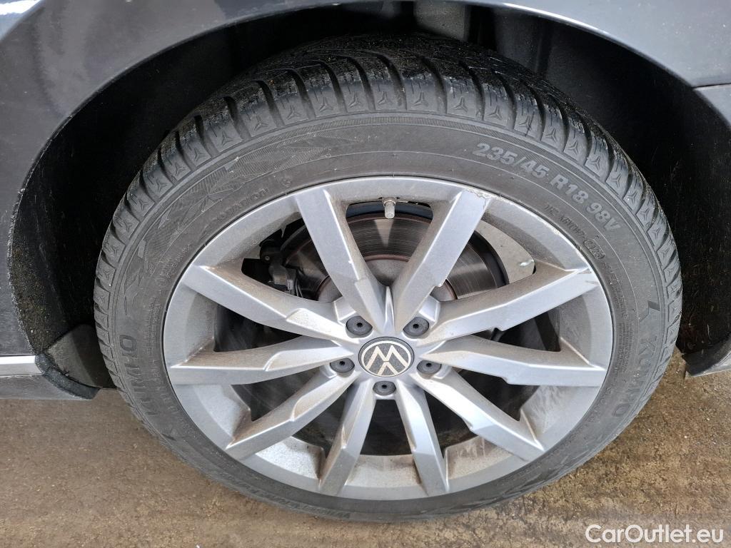  Volkswagen  Passat VOLKSWAGEN  SW / 2019 / 5P / Break 1.5 TSI 150 ACT OPF DSG7 SW LOUNGE #30
