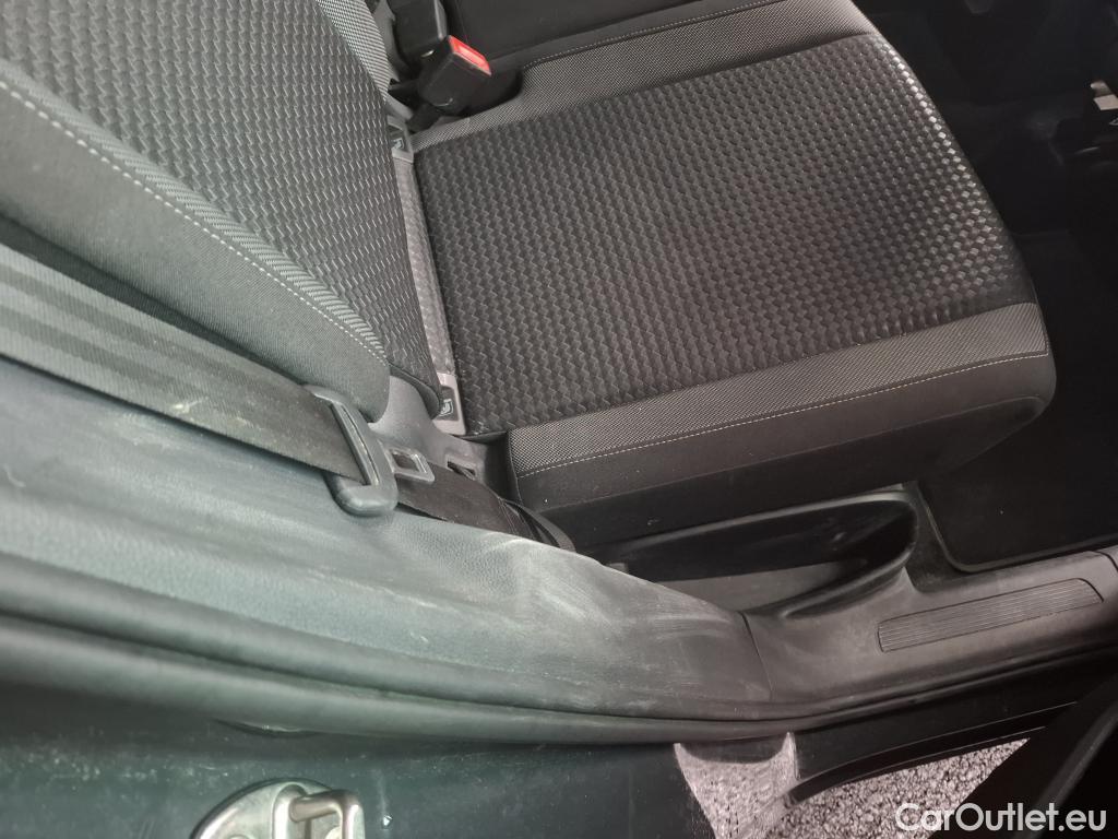  Volkswagen  Tiguan VOLKSWAGEN  / 2020 / 5P / SUV 2.0 TDI 150 BVM6 Active(SP) #47