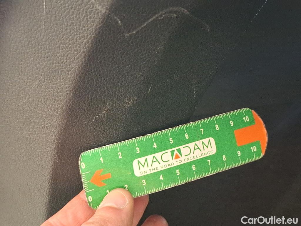  Volkswagen  Tiguan VOLKSWAGEN  / 2020 / 5P / SUV 2.0 TDI 200 DSG7 R-Line Exclusive 4Mo #13