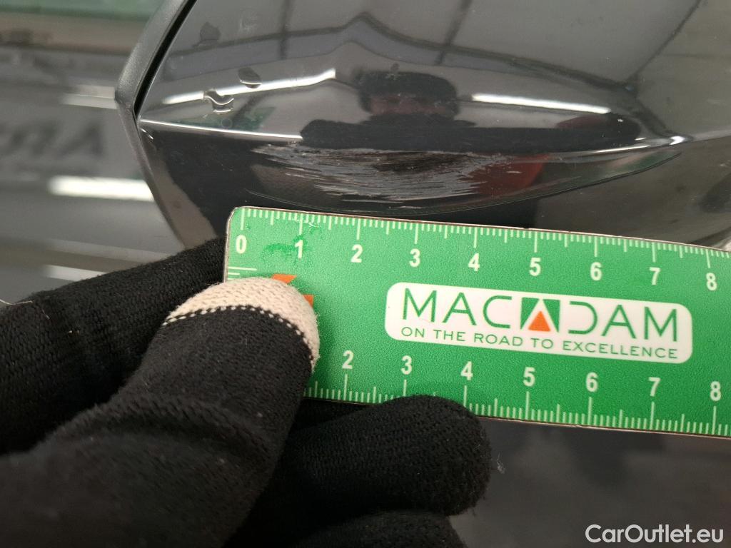  Volkswagen  Tiguan VOLKSWAGEN  / 2020 / 5P / SUV 2.0 TDI 150 BVM6 Active(SP) #37