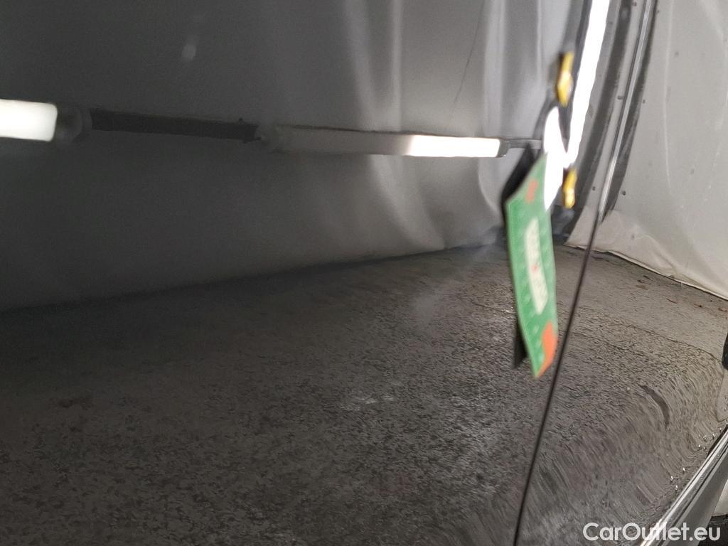  Volkswagen  Tiguan VOLKSWAGEN  / 2020 / 5P / SUV 2.0 TDI 150 BVM6 Active(SP) #27