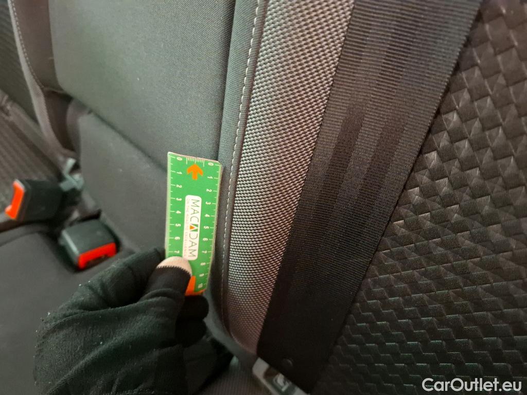  Volkswagen  Tiguan VOLKSWAGEN  / 2020 / 5P / SUV 2.0 TDI 150 BVM6 Active(SP) #42