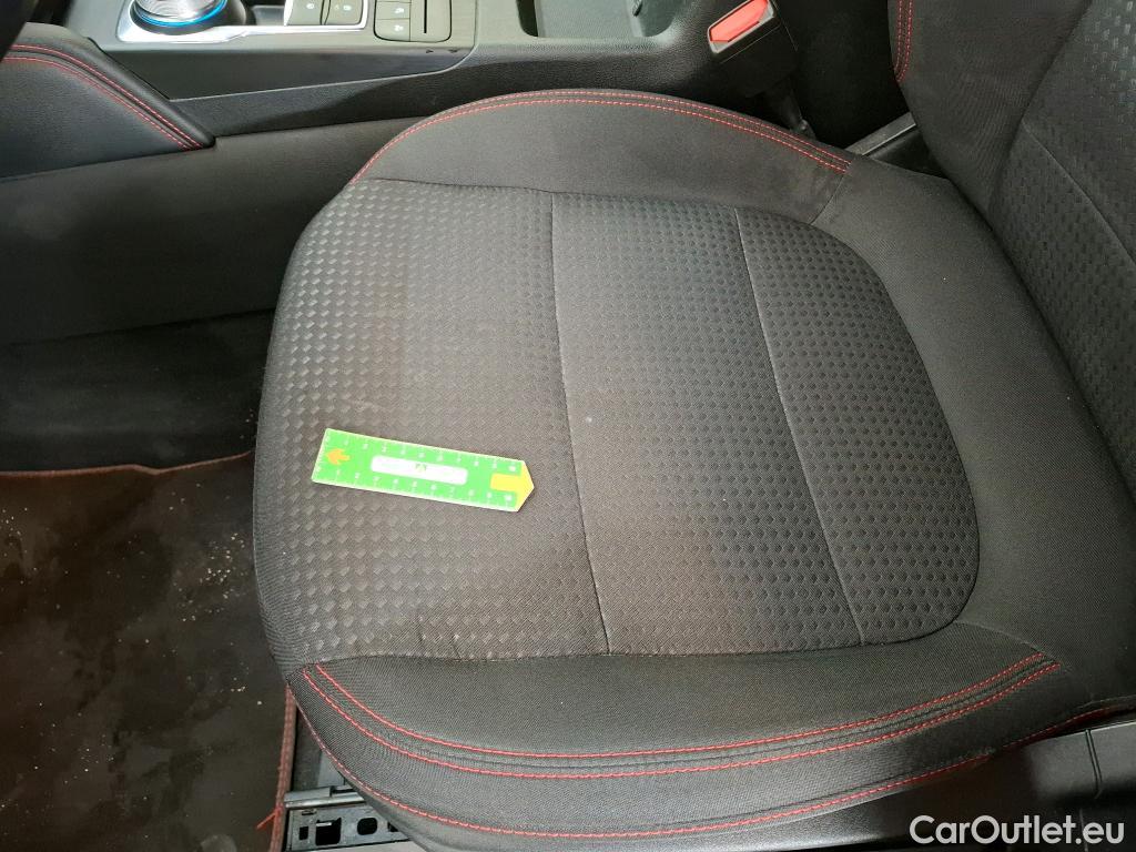  Ford  Kuga FORD  / 2019 / 5P / SUV 2.5 190 Hybrid FlexiFuel Pshif ST-Line B #3