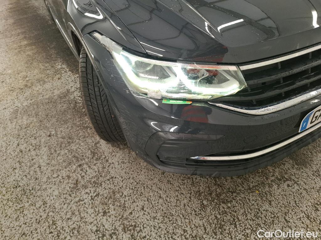  Volkswagen  Tiguan VOLKSWAGEN  / 2020 / 5P / SUV 2.0 TDI 150 BVM6 Active(SP) #3