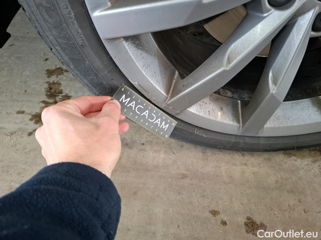  Volkswagen  Passat VOLKSWAGEN  SW / 2019 / 5P / Break 1.5 TSI 150 ACT OPF DSG7 SW LOUNGE #8