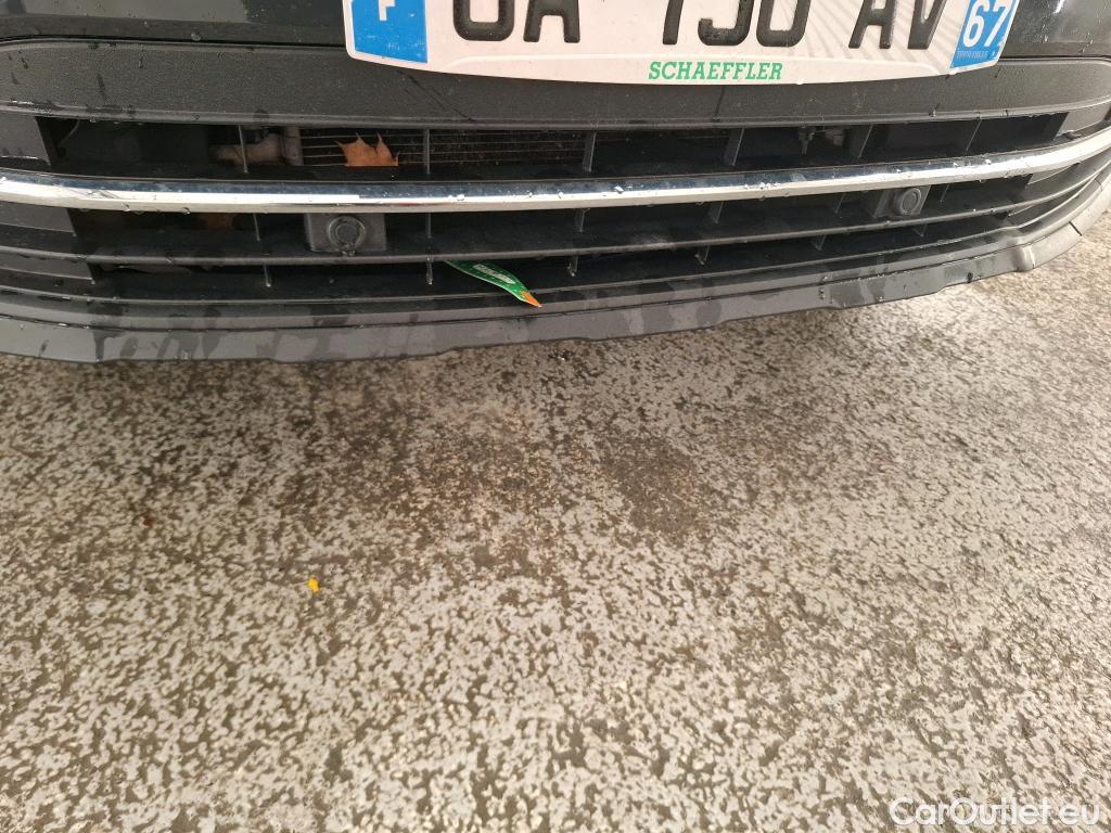  Volkswagen  Tiguan VOLKSWAGEN  / 2020 / 5P / SUV 2.0 TDI 150 BVM6 Active(SP) #15