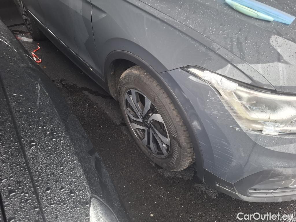  Volkswagen  Tiguan VOLKSWAGEN  / 2020 / 5P / SUV 2.0 TDI 150 BVM6 Active(SP) #55