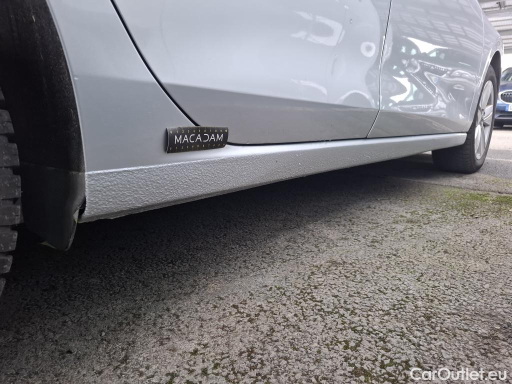  Volkswagen  Golf  VOLKSWAGEN / 2020 / 5P / Berline 1.5 eTSI OPF 150 DSG7 Life Busi 1st #14