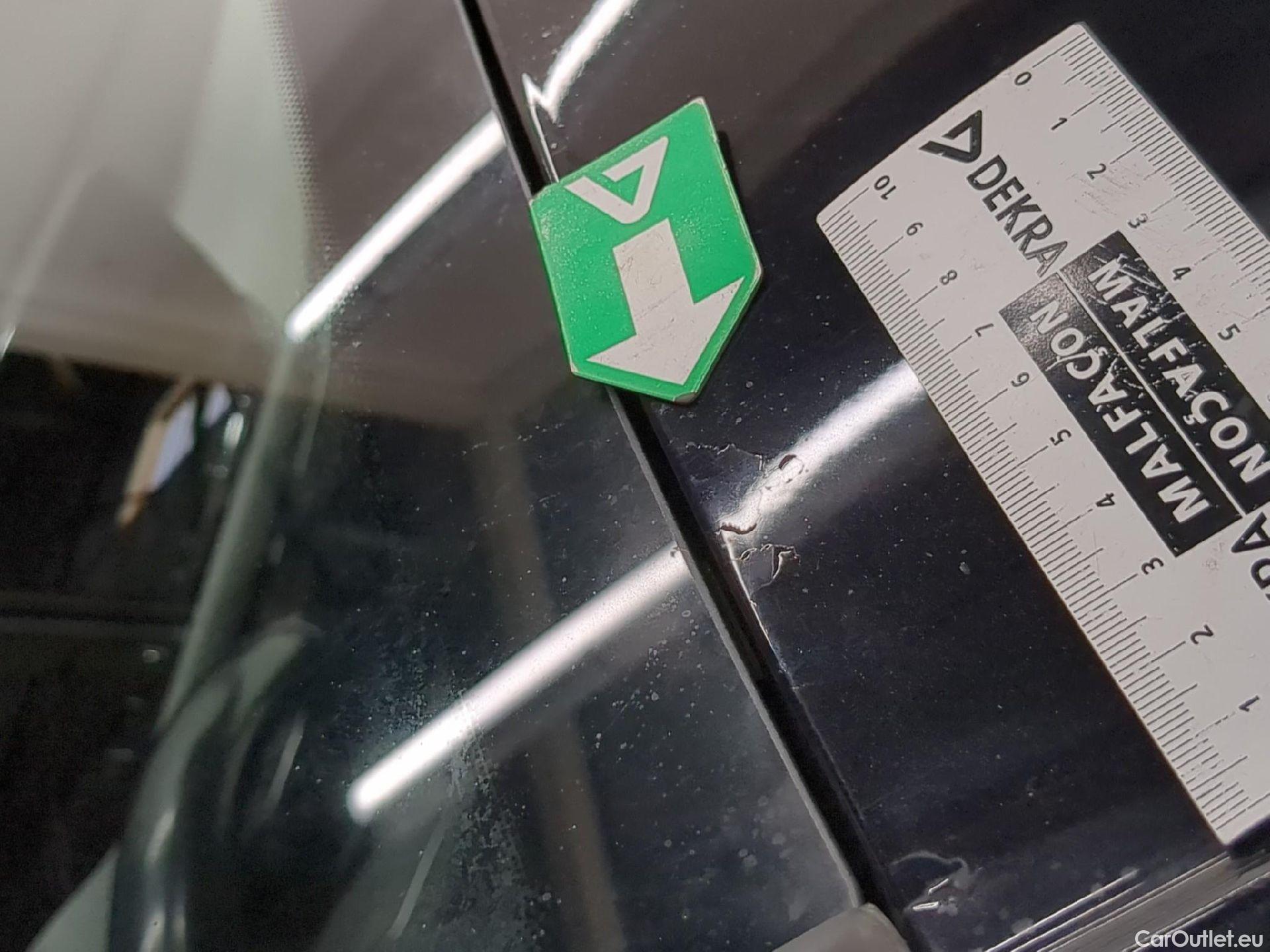  Volkswagen  Golf  VOLKSWAGEN / 2020 / 5P / Berline 2.0 TDI SCR 115 DSG7 Life Busi #29