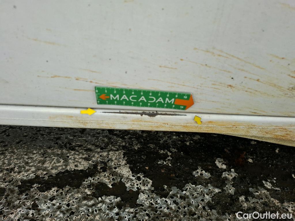  Renault  Master  III Fourgon L2H2 3 5 Grand Confort dCi 130CV BVM6 E6 #17