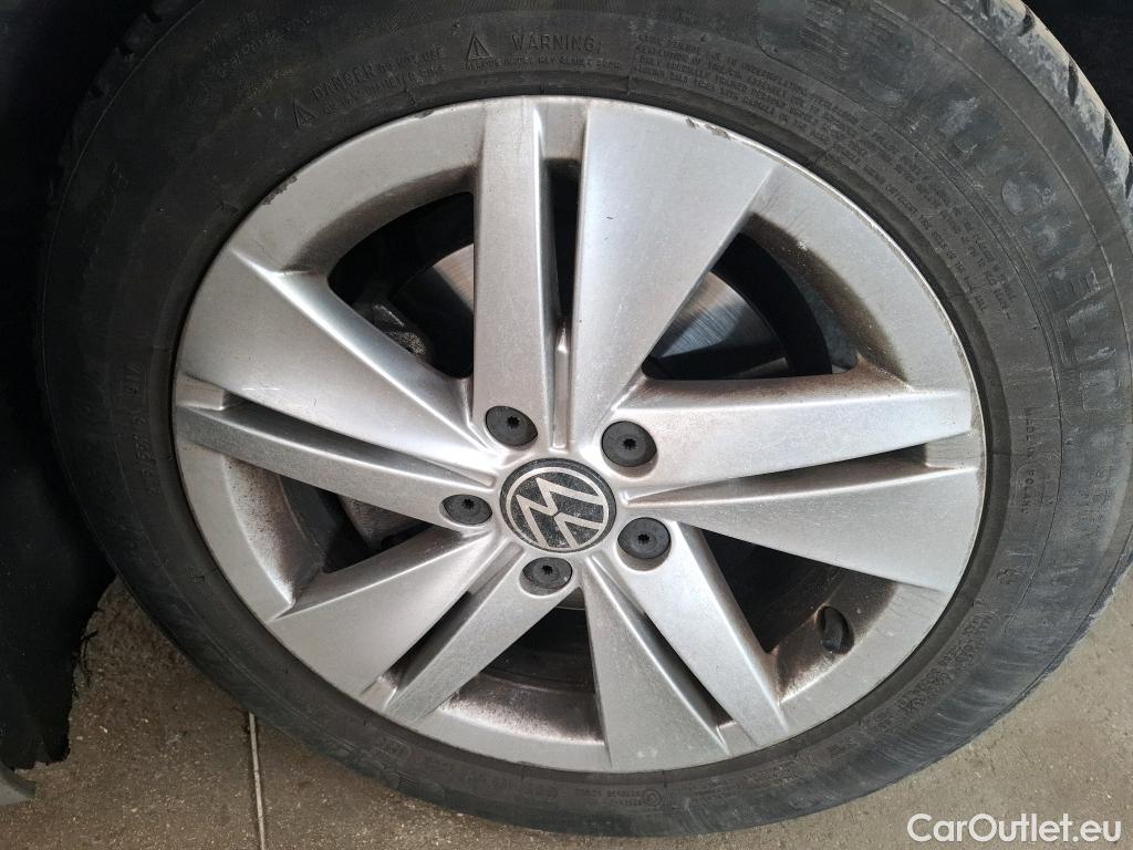  Volkswagen  Golf  VOLKSWAGEN / 2020 / 5P / Berline 1.0 eTSI OPF 110 DSG7 Life Business #18