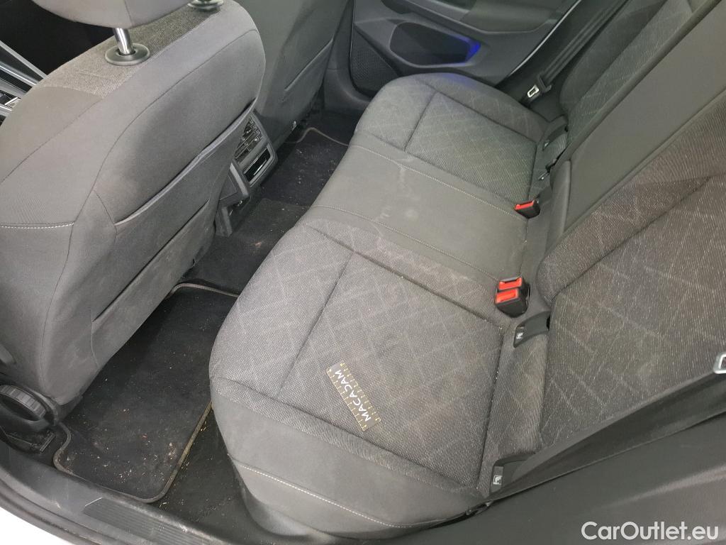  Volkswagen  Golf  VOLKSWAGEN / 2020 / 5P / Berline 1.0 eTSI OPF 110 DSG7 Life Business #28