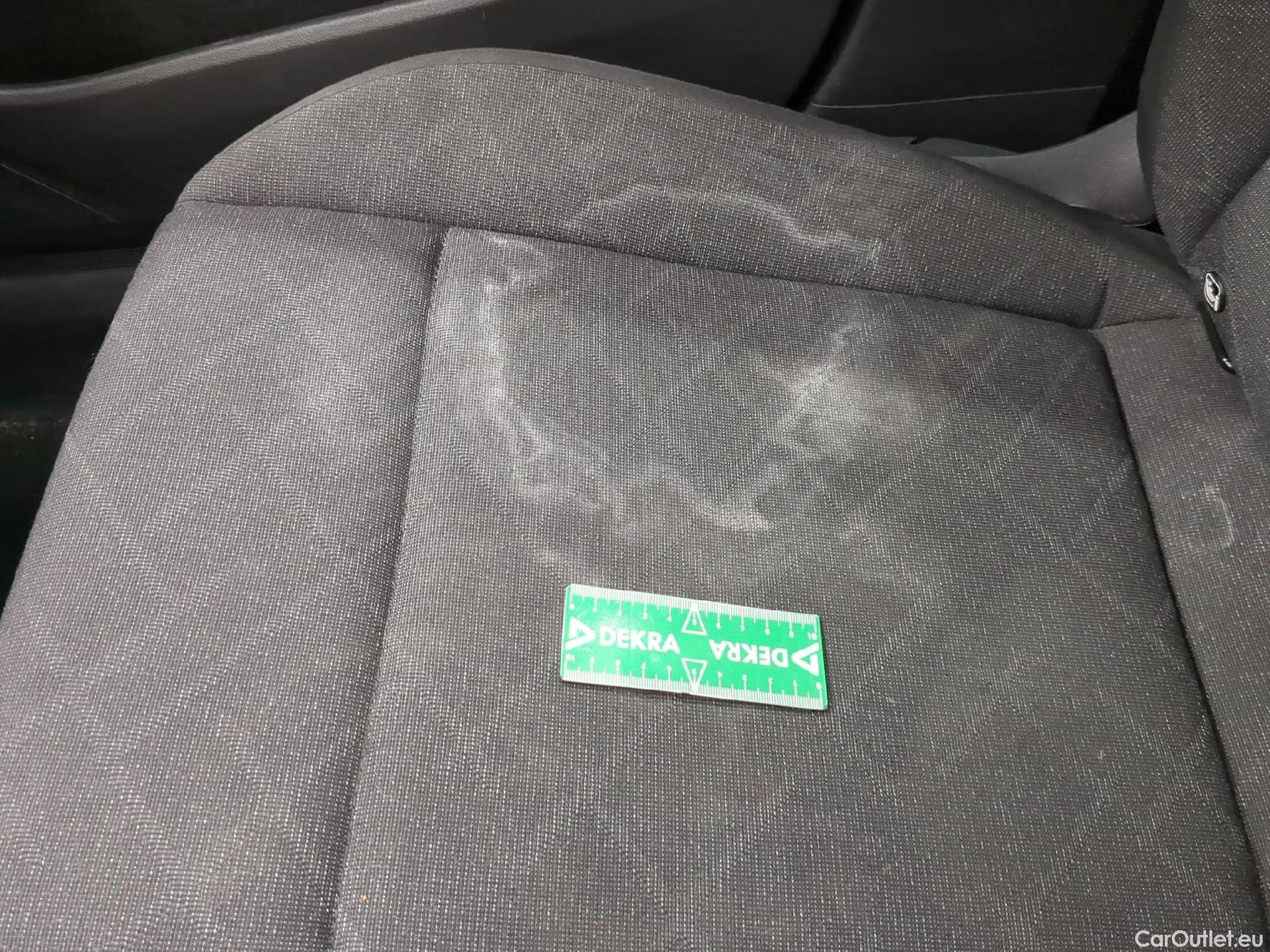  Volkswagen  Golf  VOLKSWAGEN / 2020 / 5P / Berline 2.0 TDI SCR 115 DSG7 Life Busi #7