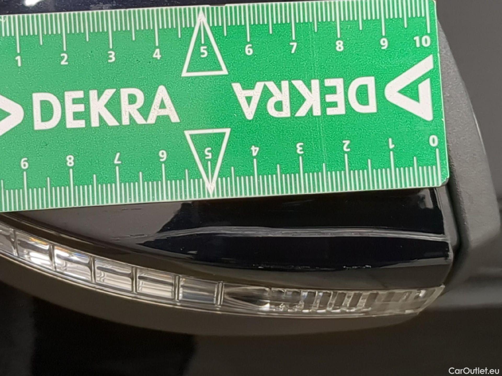  Volkswagen  Golf  VOLKSWAGEN / 2020 / 5P / Berline 2.0 TDI SCR 115 DSG7 Life Busi #25