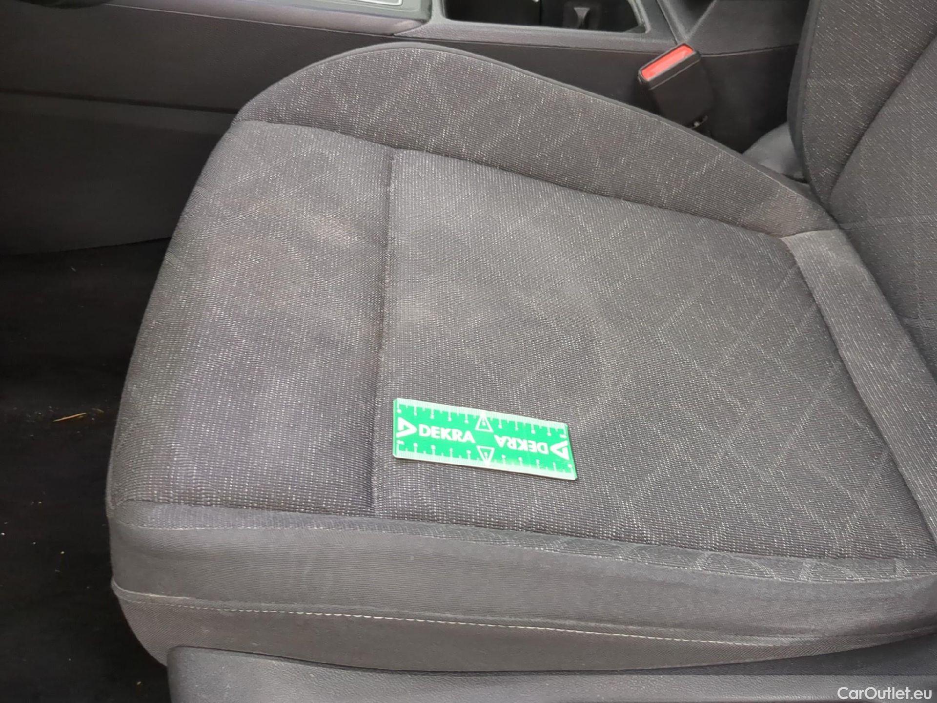  Volkswagen  Golf  VOLKSWAGEN / 2020 / 5P / Berline 2.0 TDI SCR 115 DSG7 Life Busi #2