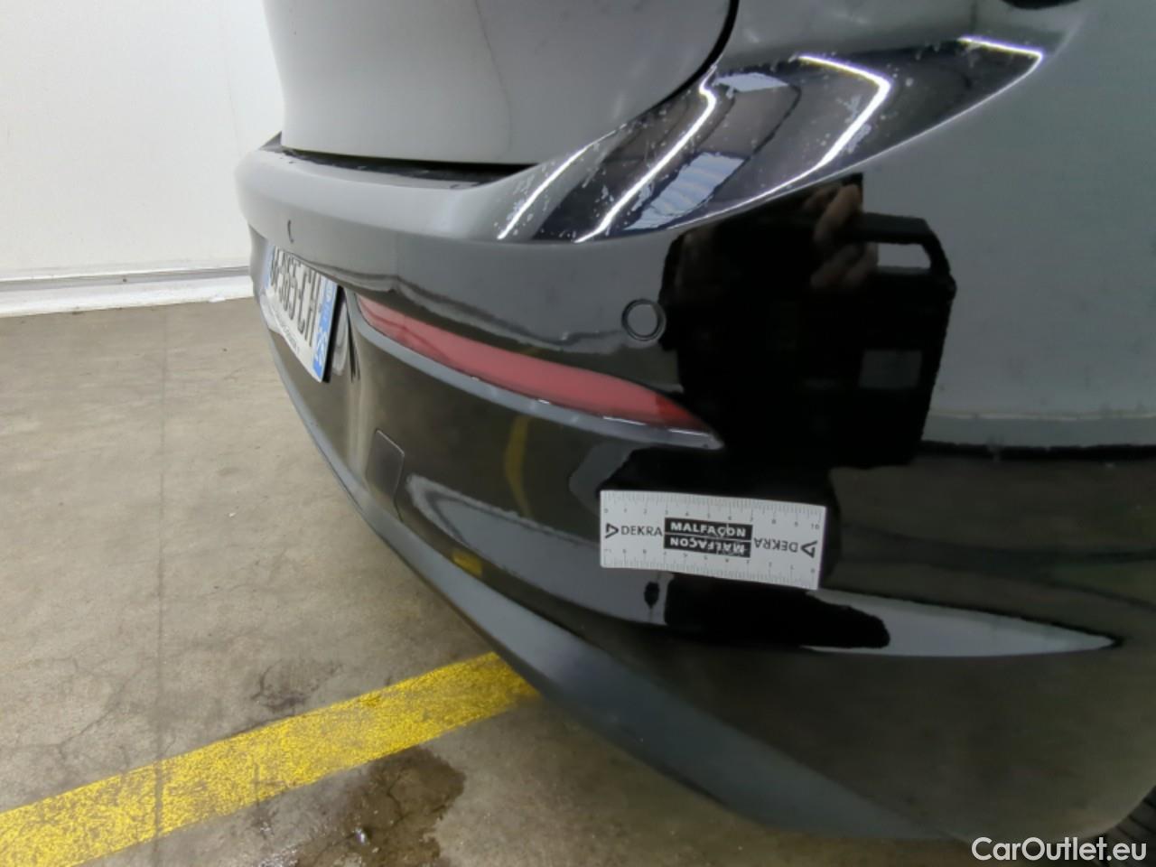  Volkswagen  Golf  VOLKSWAGEN / 2020 / 5P / Berline 2.0 TDI SCR 115 DSG7 Life Busi #36