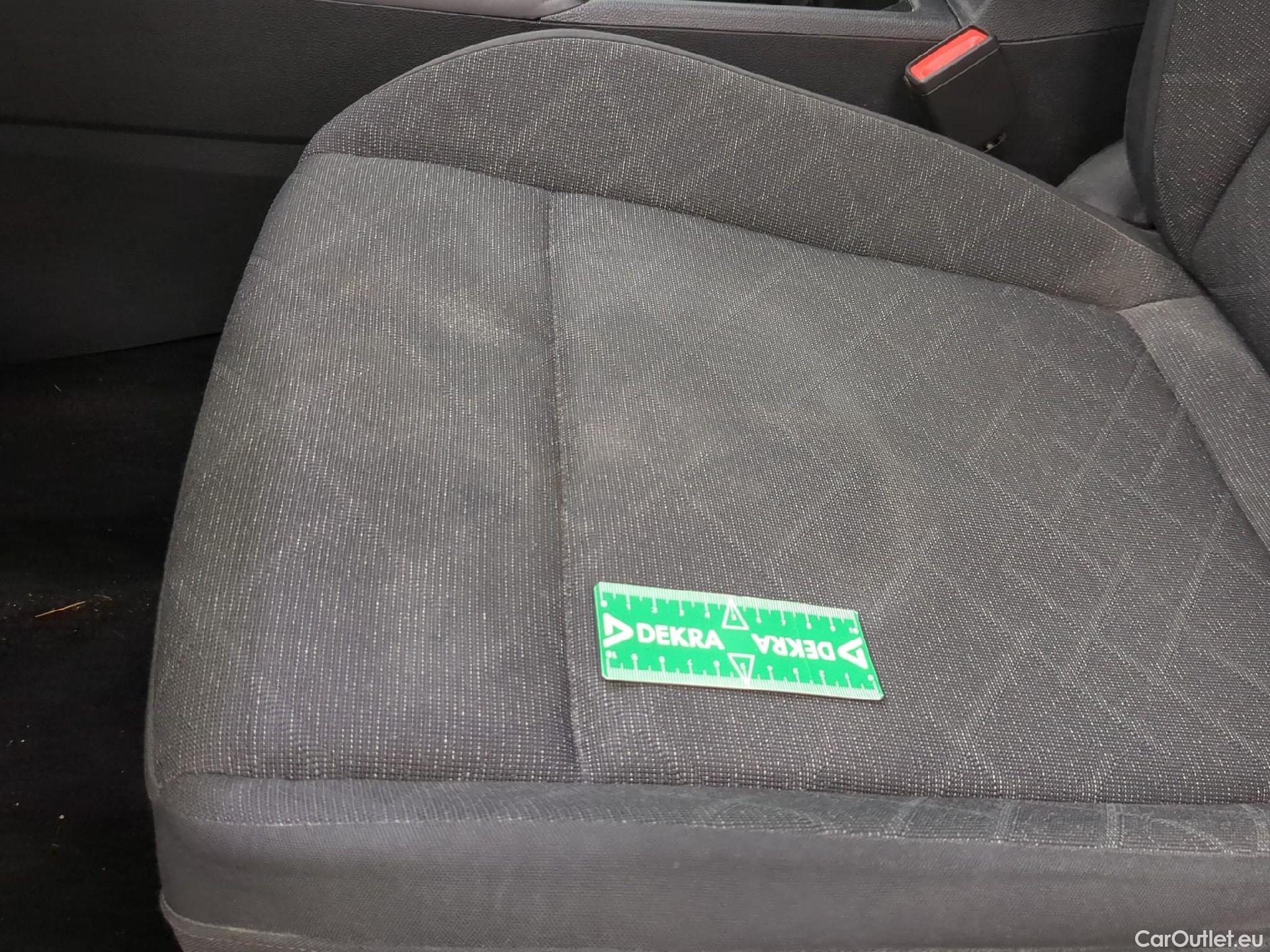  Volkswagen  Golf  VOLKSWAGEN / 2020 / 5P / Berline 2.0 TDI SCR 115 DSG7 Life Busi #6