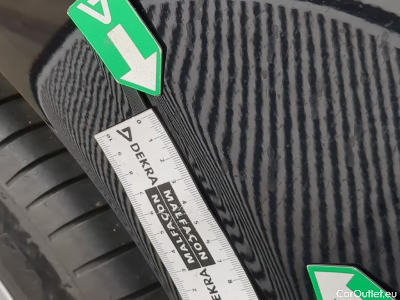  Volkswagen  Golf  VOLKSWAGEN / 2020 / 5P / Berline 2.0 TDI SCR 115 DSG7 Life Busi #14