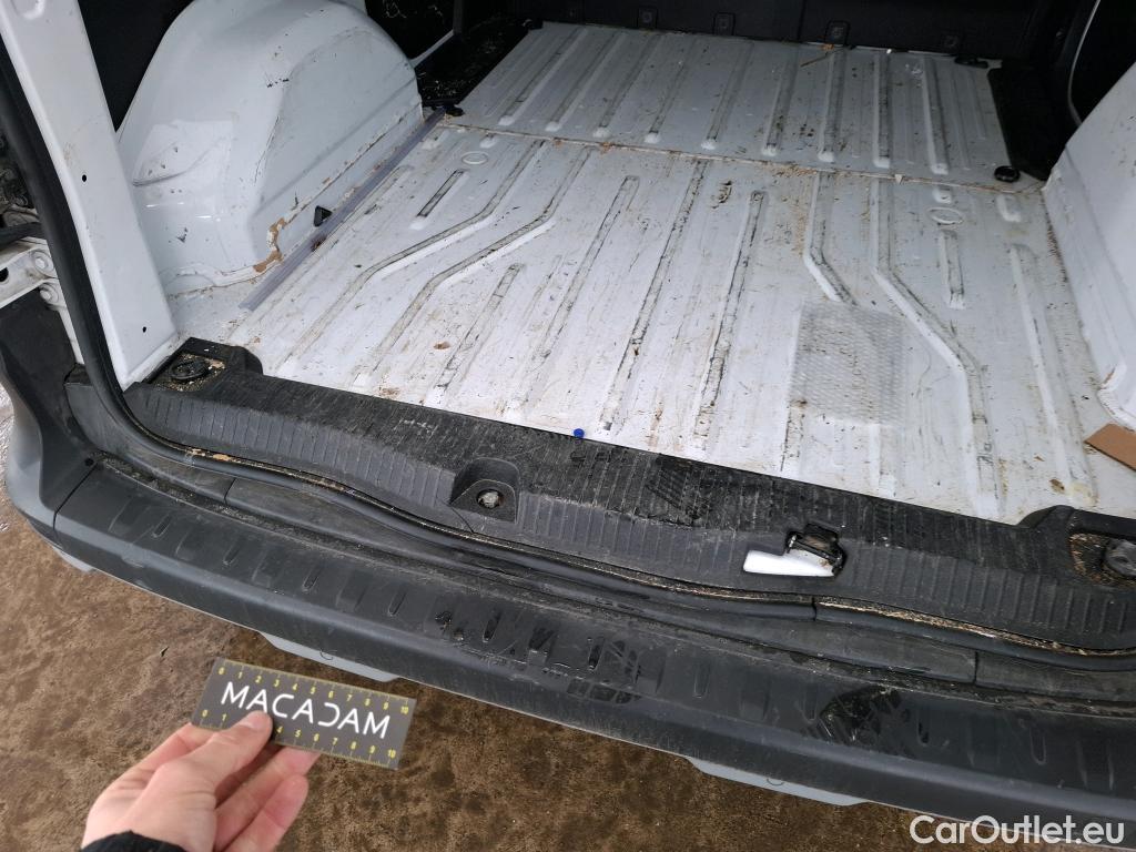  Renault  Kangoo RENAULT  / 2021 / 4P / Fourgonnette EXTRA - BLUE DCI 95 #45