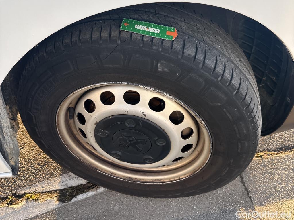  Peugeot  Expert  Fourgon Urban Compact 2.0 HDi 150CV BVM6 E6dT #18