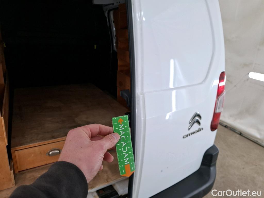  Citroen  Berlingo CITROEN  / 2018 / 4P / Fourgonnette M 1000kg BlueHDi 130 S&S EAT8 Club #17