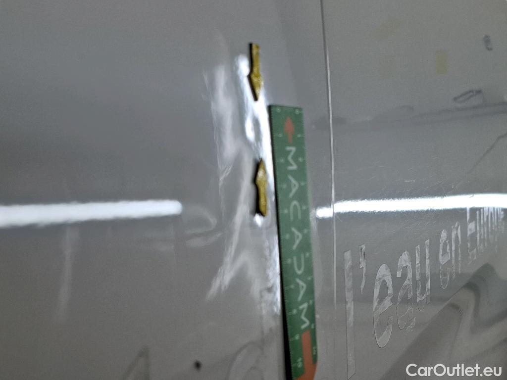  Citroen  Berlingo CITROEN  / 2018 / 4P / Fourgonnette M 1000kg BlueHDi 130 S&S EAT8 Club #12