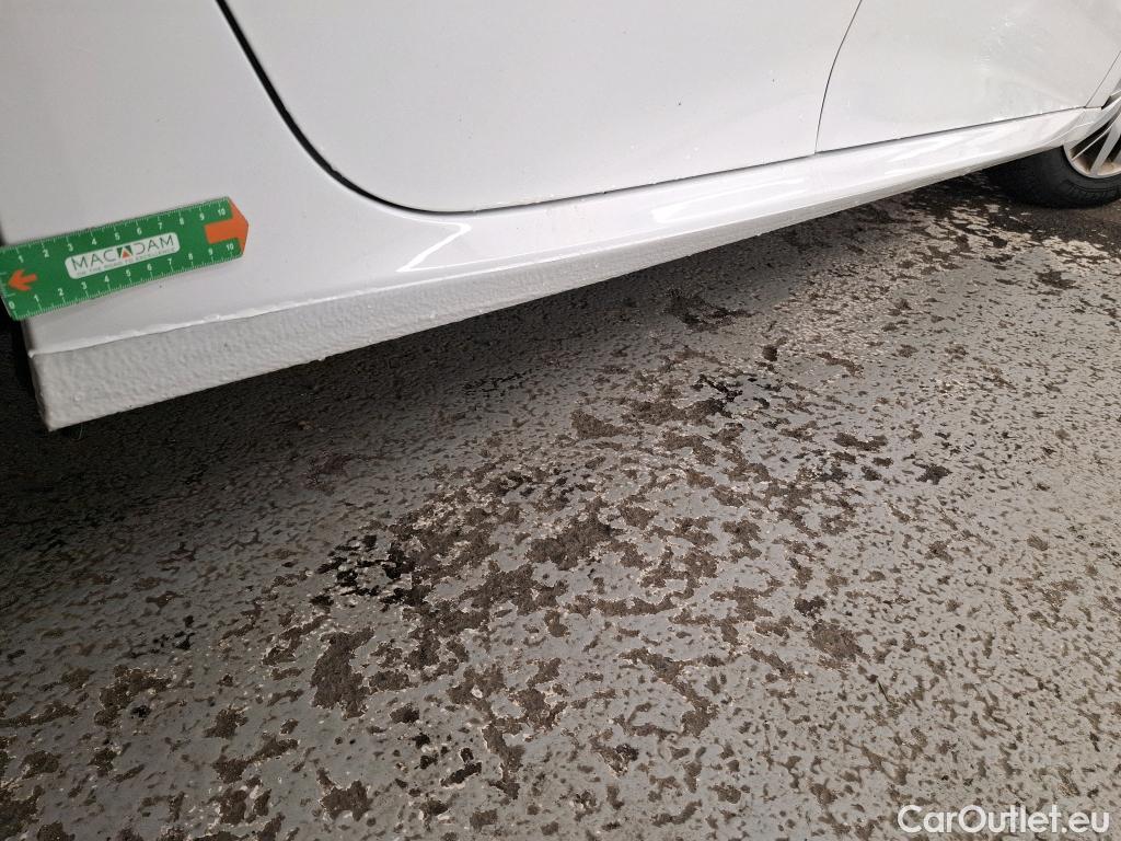  Peugeot  208  Premium 1.5 HDi 100CV BVM6 E6d #15